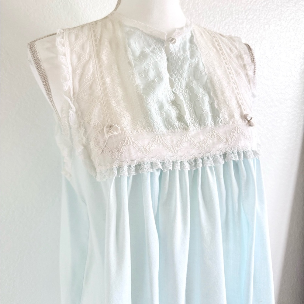 Dior White and Light Blue Lace Nightgown with Robe 🪽